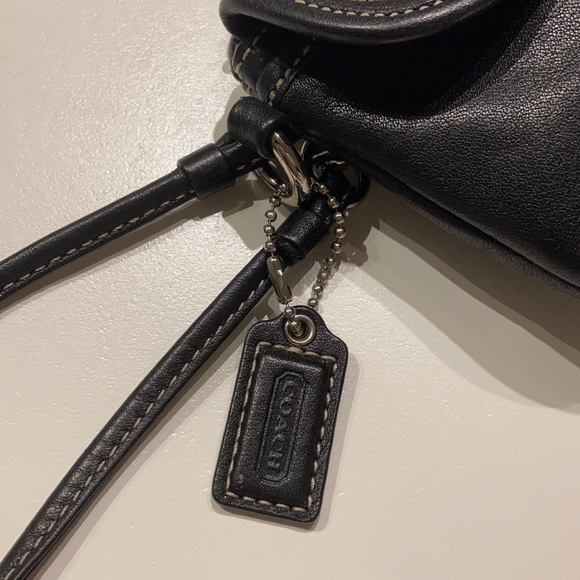 Coach Soho Legacy Turnlock Black Leather Wristlet - Picture 3 of 7
